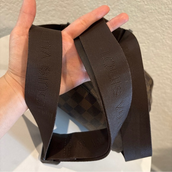 Louis Vuitton Olav PM Ebene Brown Damier Crossbody Shoulder Bag - Picture 4 of 15